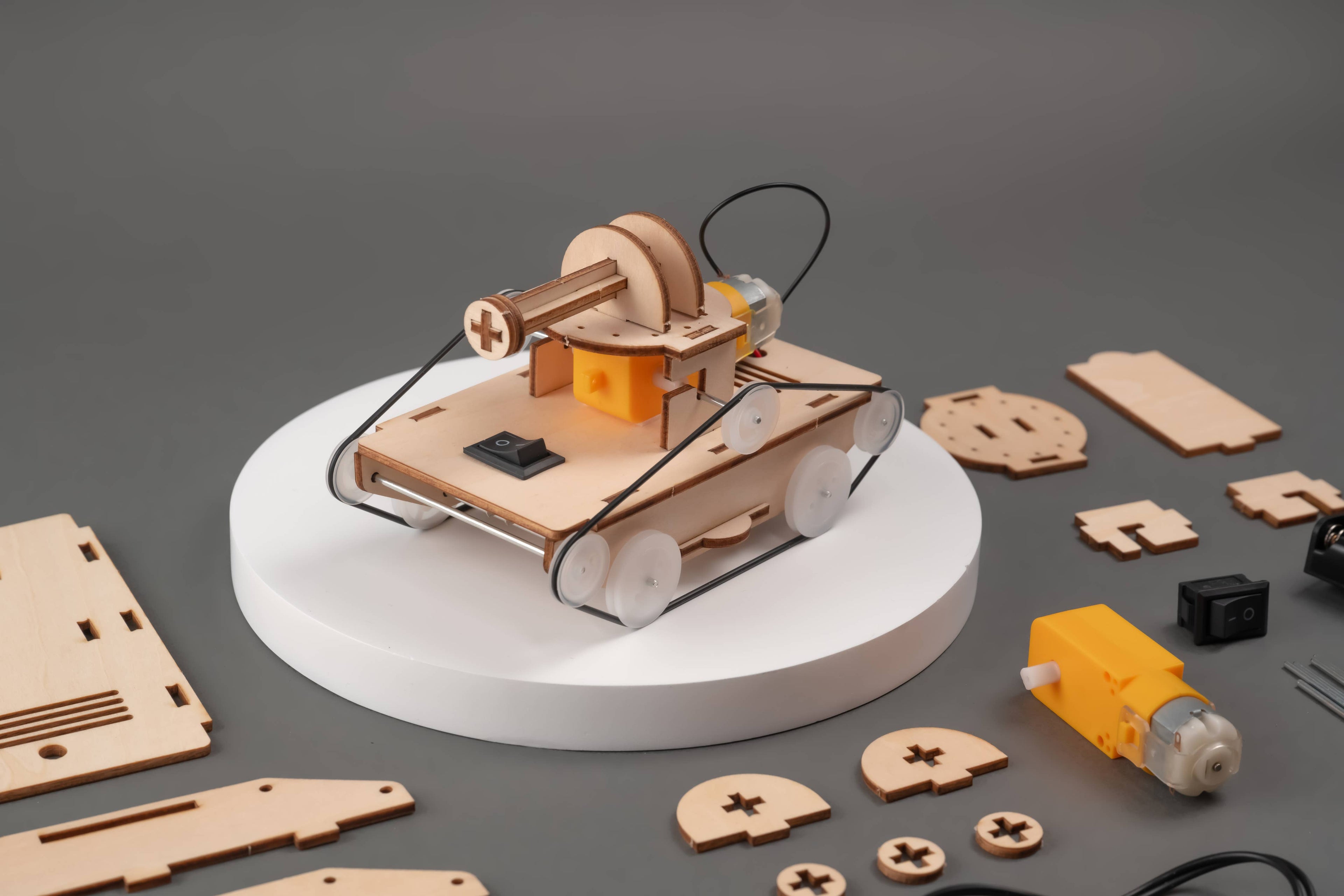 Rubber Bands Tank DIY Kit, Educational STEM Toy for Kids
