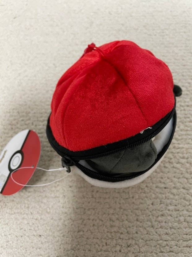 Pokemon Poké Ball Plush Pouch + Random Keychain SET