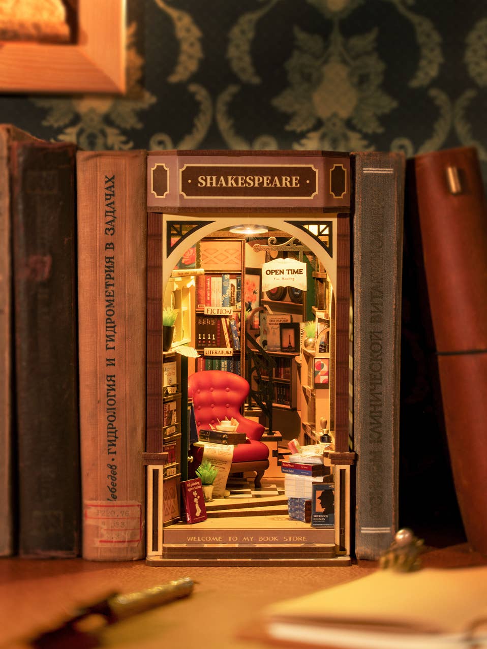 TGB07 Bookstore Book Nook