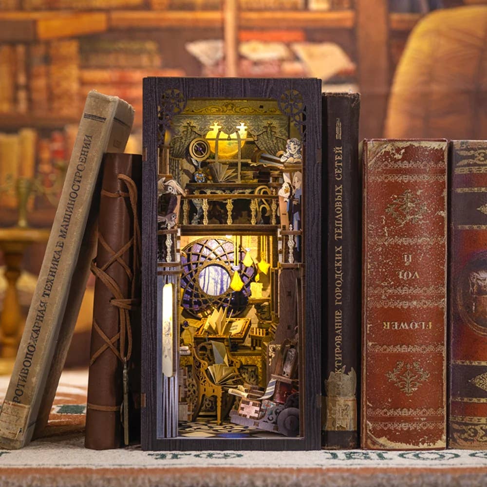 DIY Book Nook Kit: Nebula Common Room with Dust Cover